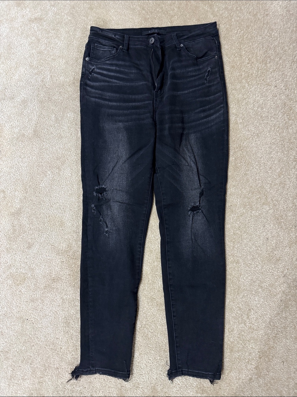 Black Distressed Women's Skinny Jeans